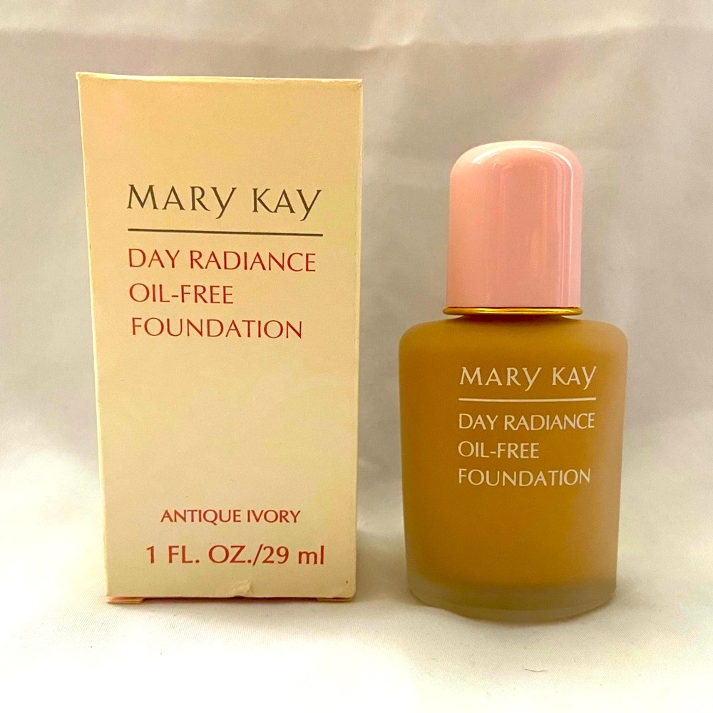 Mary Kay Day Radiance Oil-Free Foundation
